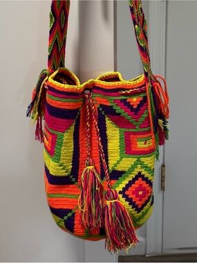Handmade Wayuu Mochila Bucket Bag Boho Crossbody Colorful Tassel Colombia